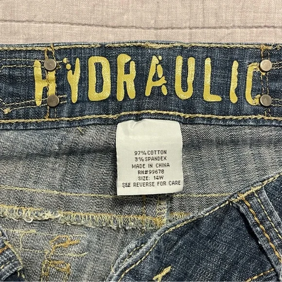 Hydraulic Jean Bermuda Shorts Women's Size 14 Distressed - Picture 4 of 8